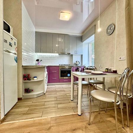 Apartpoltava Витончені Апартаменти Біля Лялькового Театру, Звітна Документація Для Відрядження, Банківський Чек Exteriér fotografie
